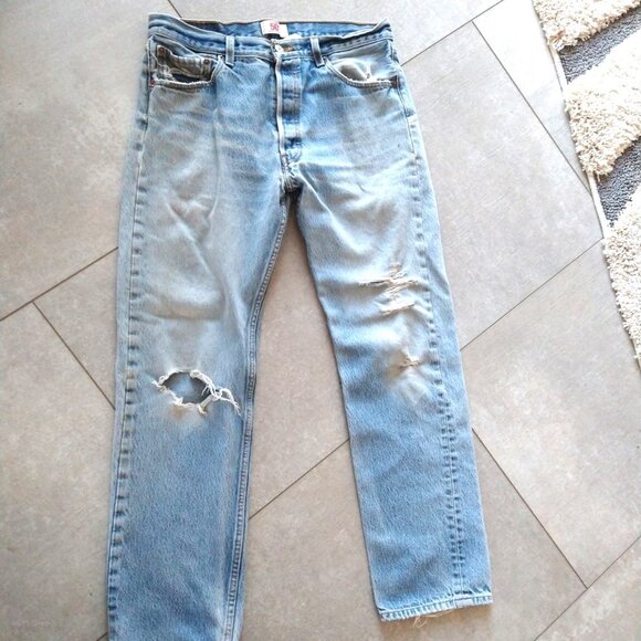 Men's used Levi's 501 'Shrink to Fit' button fly - 35 x 34 (34 x 30) - Picture 1 of 5